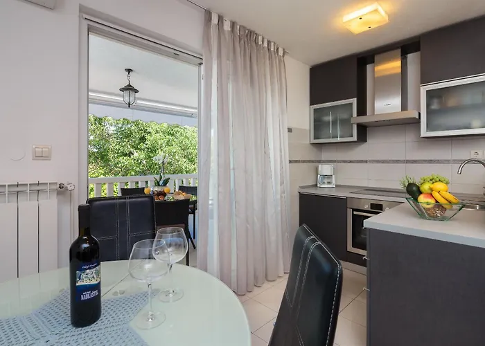 House Andre Nyaraló *