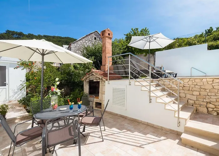 House Andre Nyaraló *